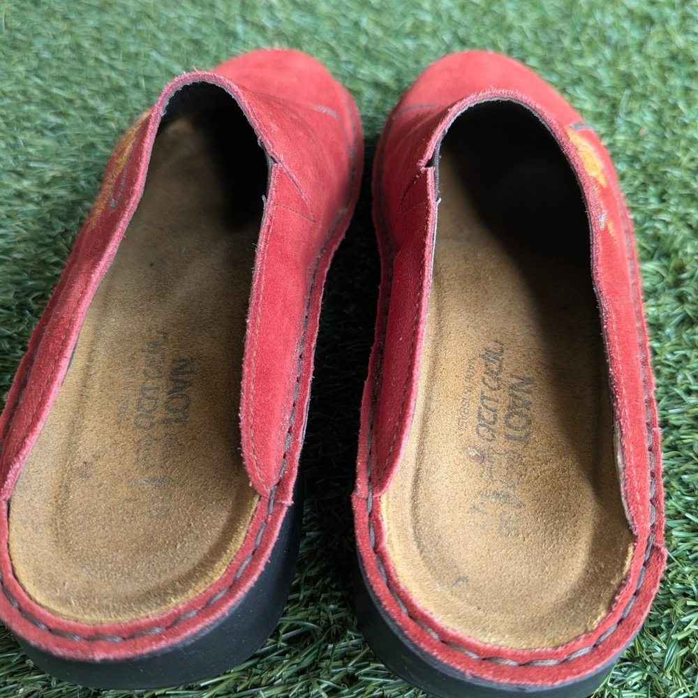 Naot Red Suede Floral Embroidered Clogs Mules Made in Israel Womens 38/US 7 - Picture 8 of 8